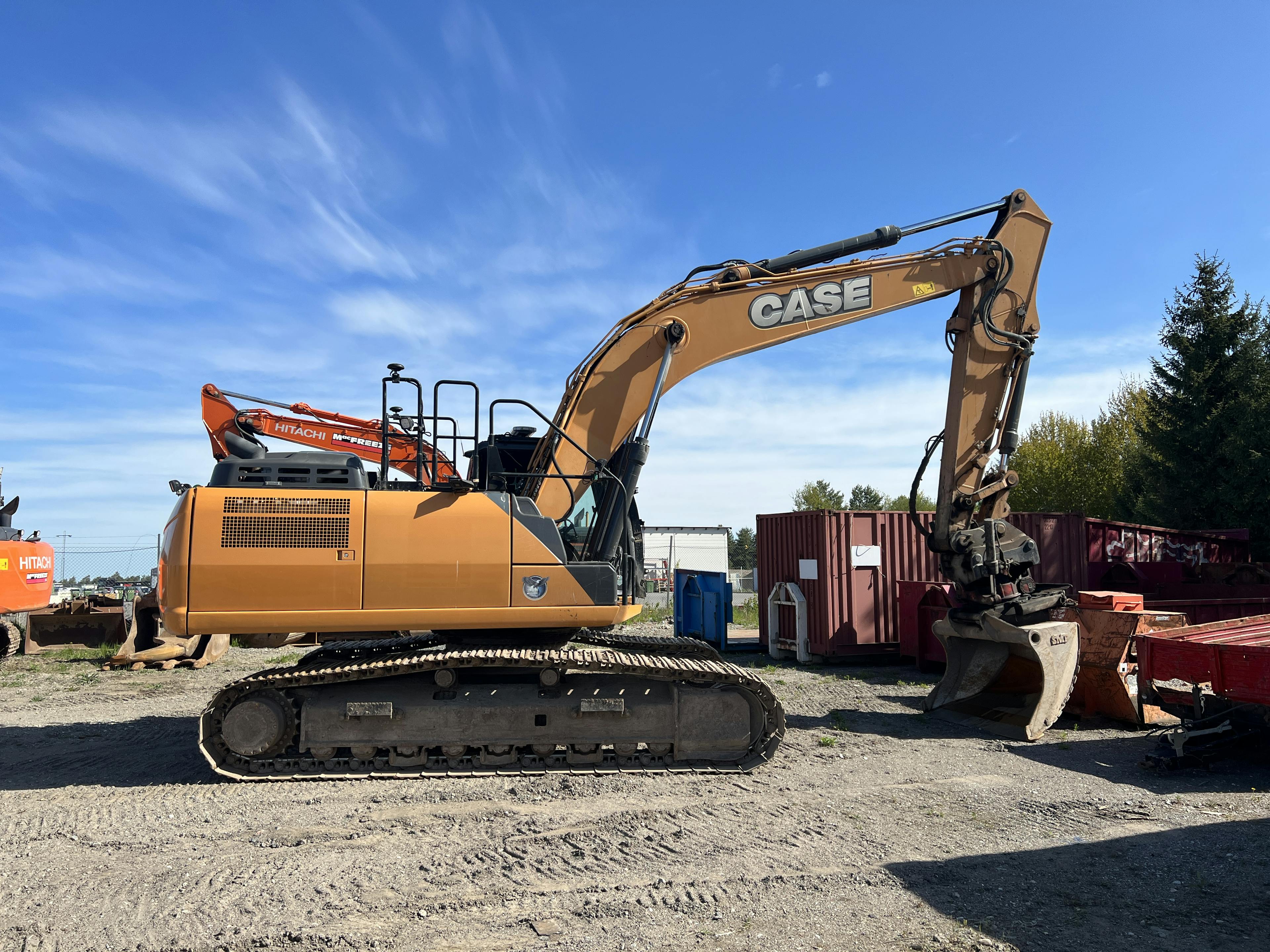Excavator Case CX300D + digging system & buckets