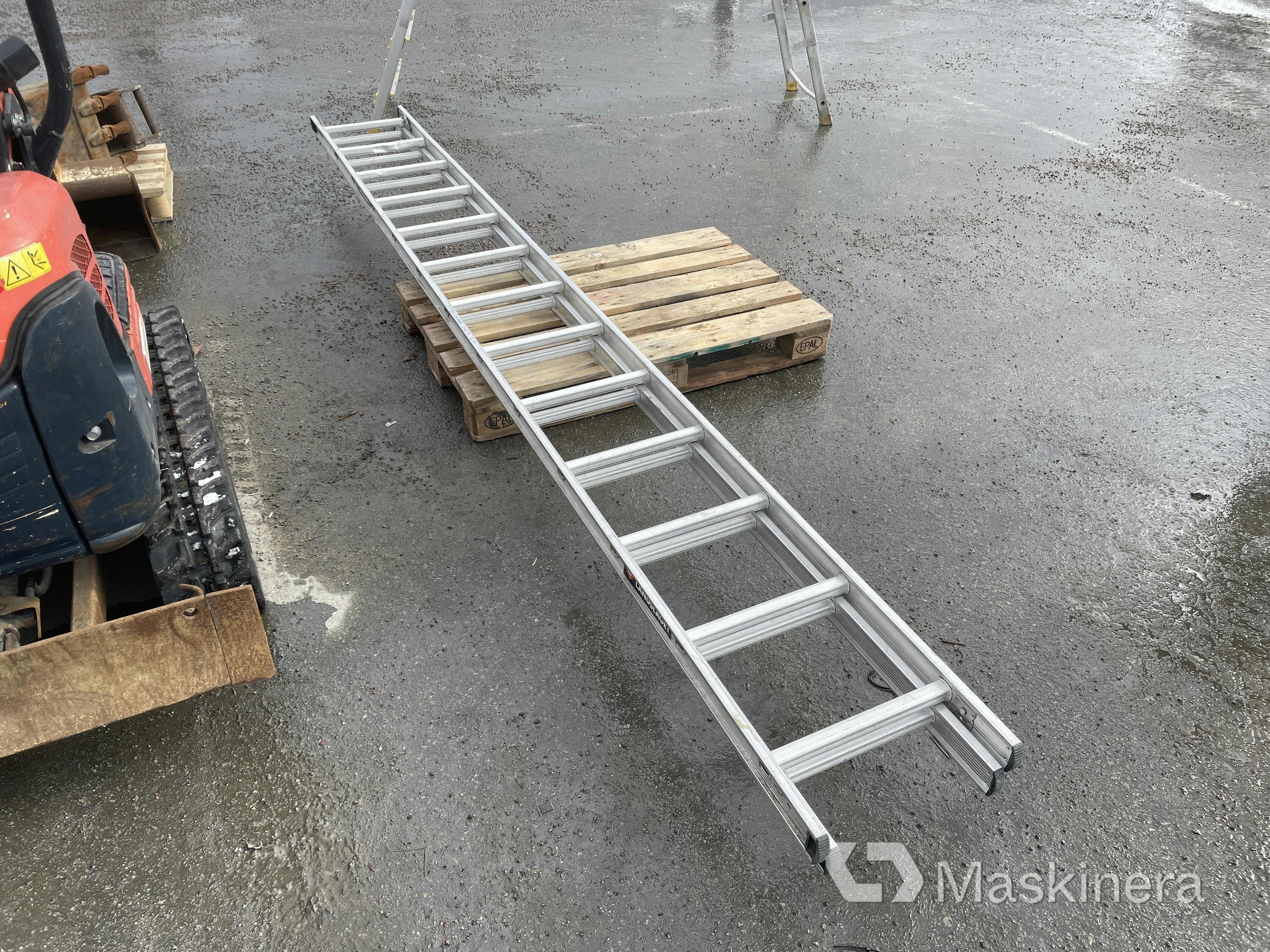 Retractable ladder 7 meters
