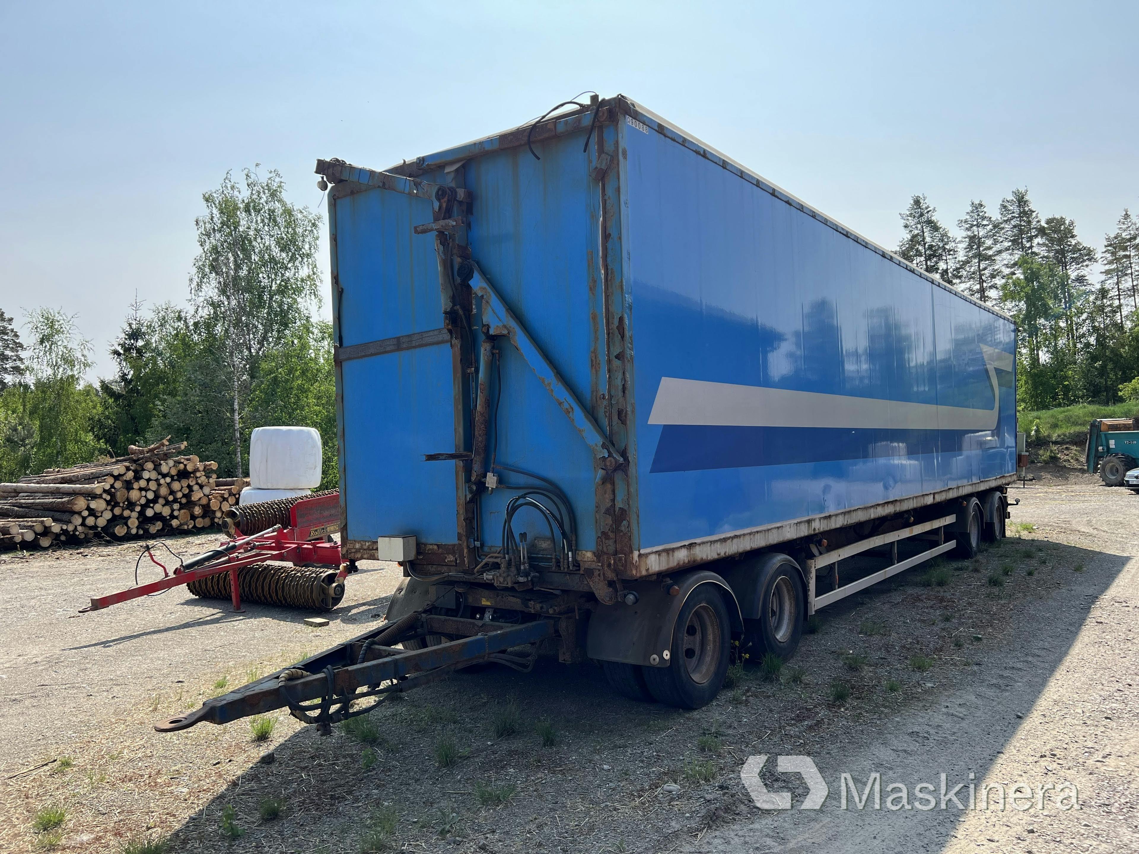 Tipping trailer Kilafors with MT Eksjö superstructure