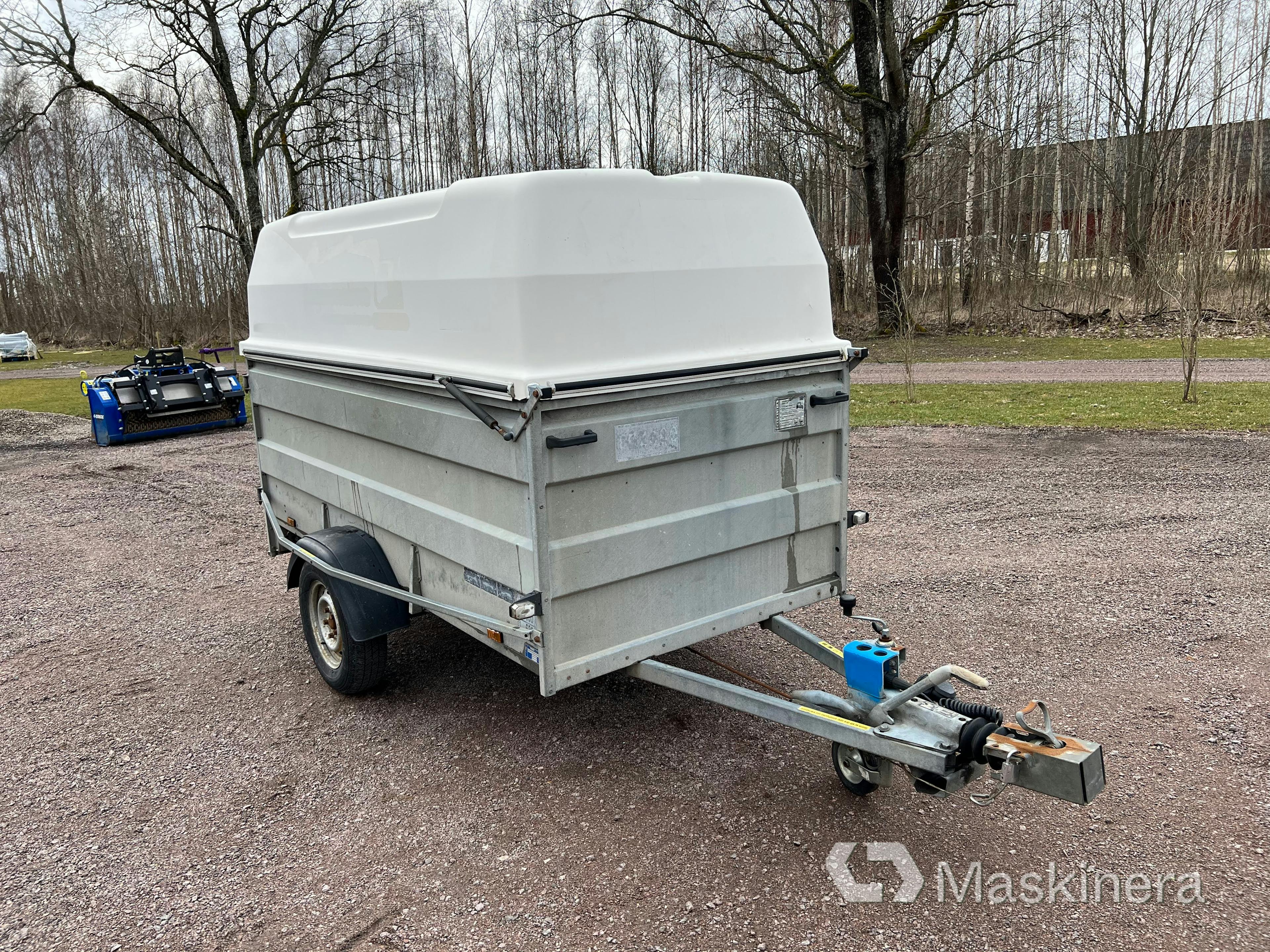 Trailer With Cover, Thule LV1000