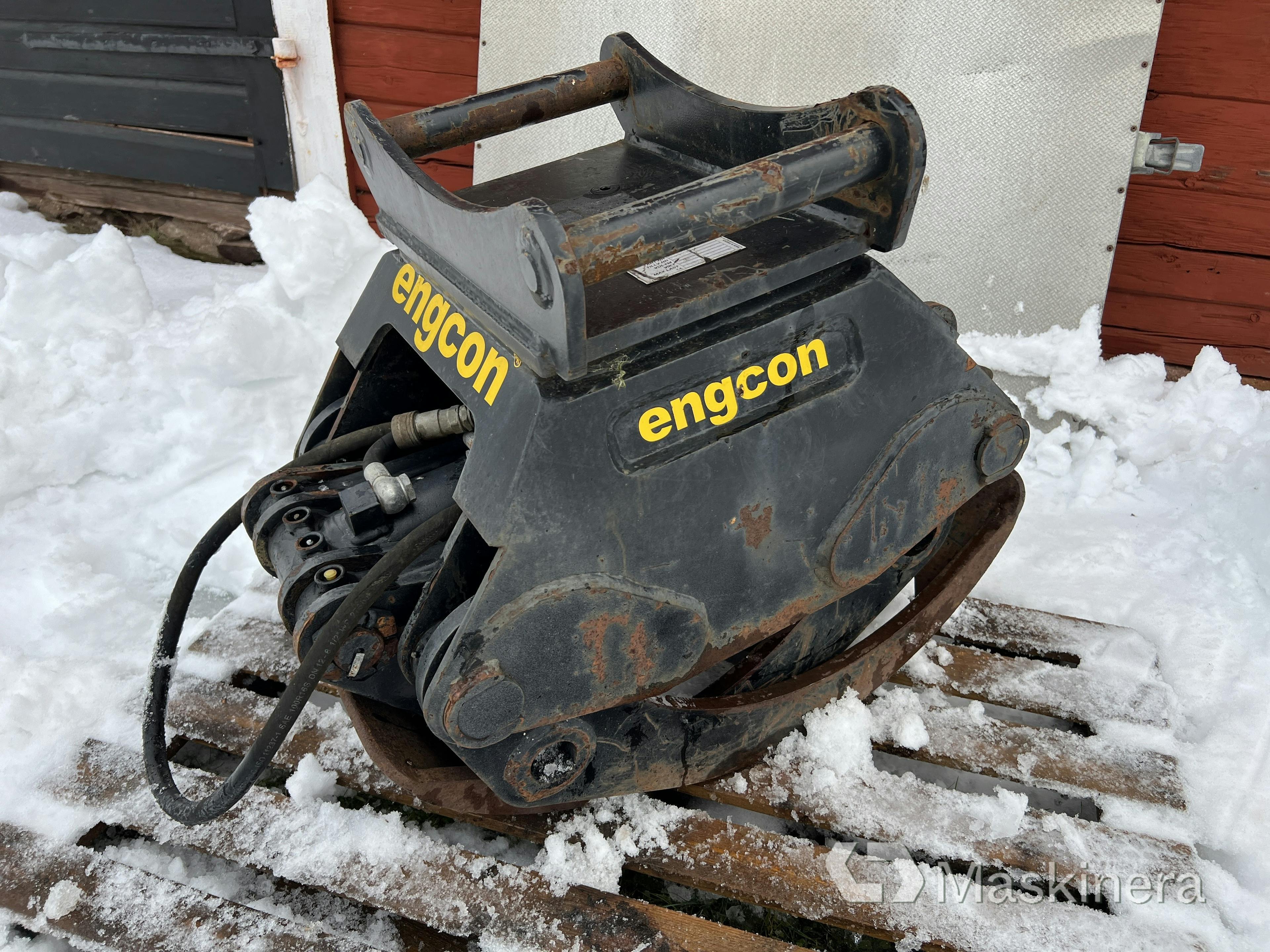 Engcon TG28S timber grapple