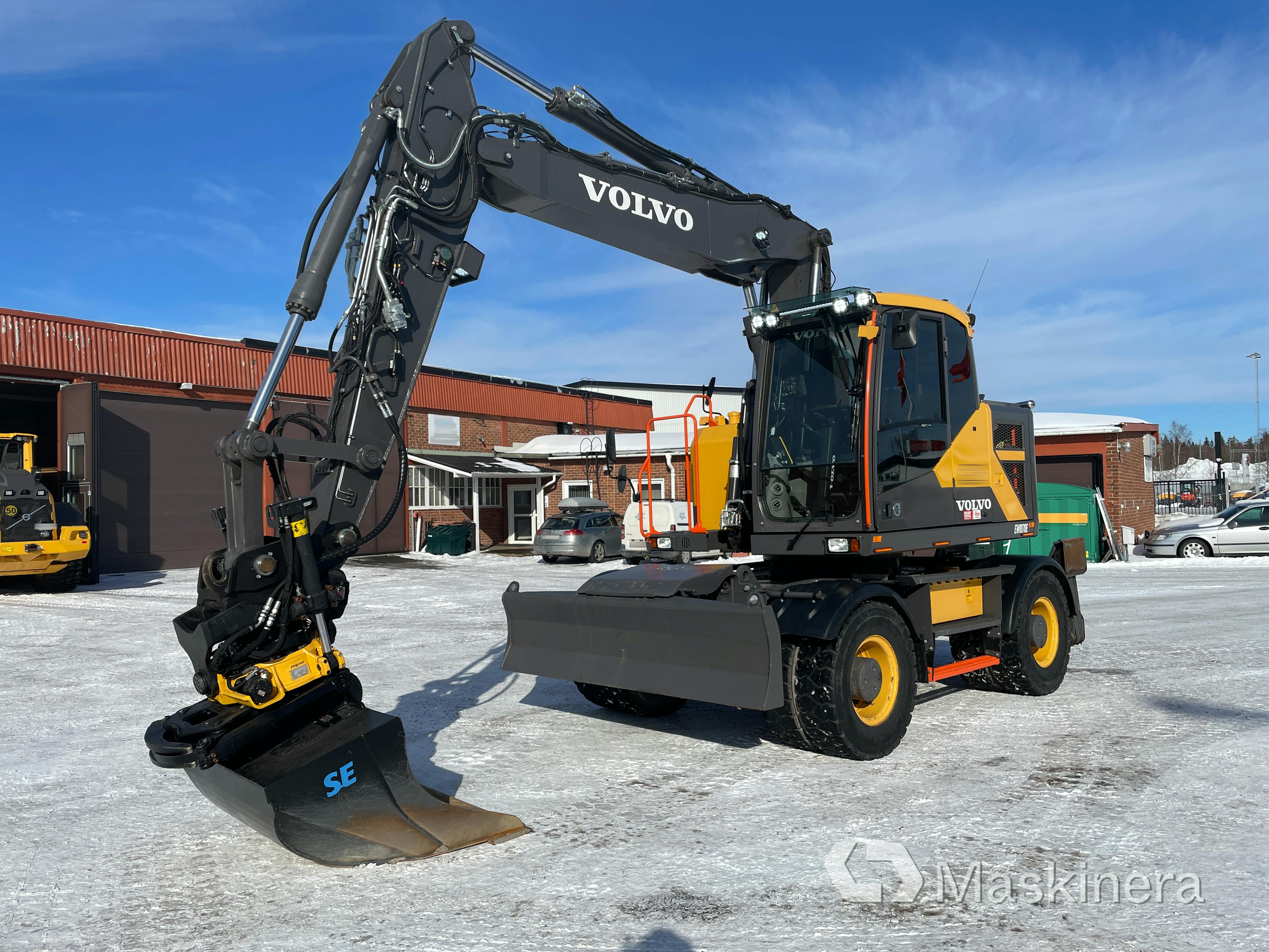 Wheeled excavator Volvo EWR170E