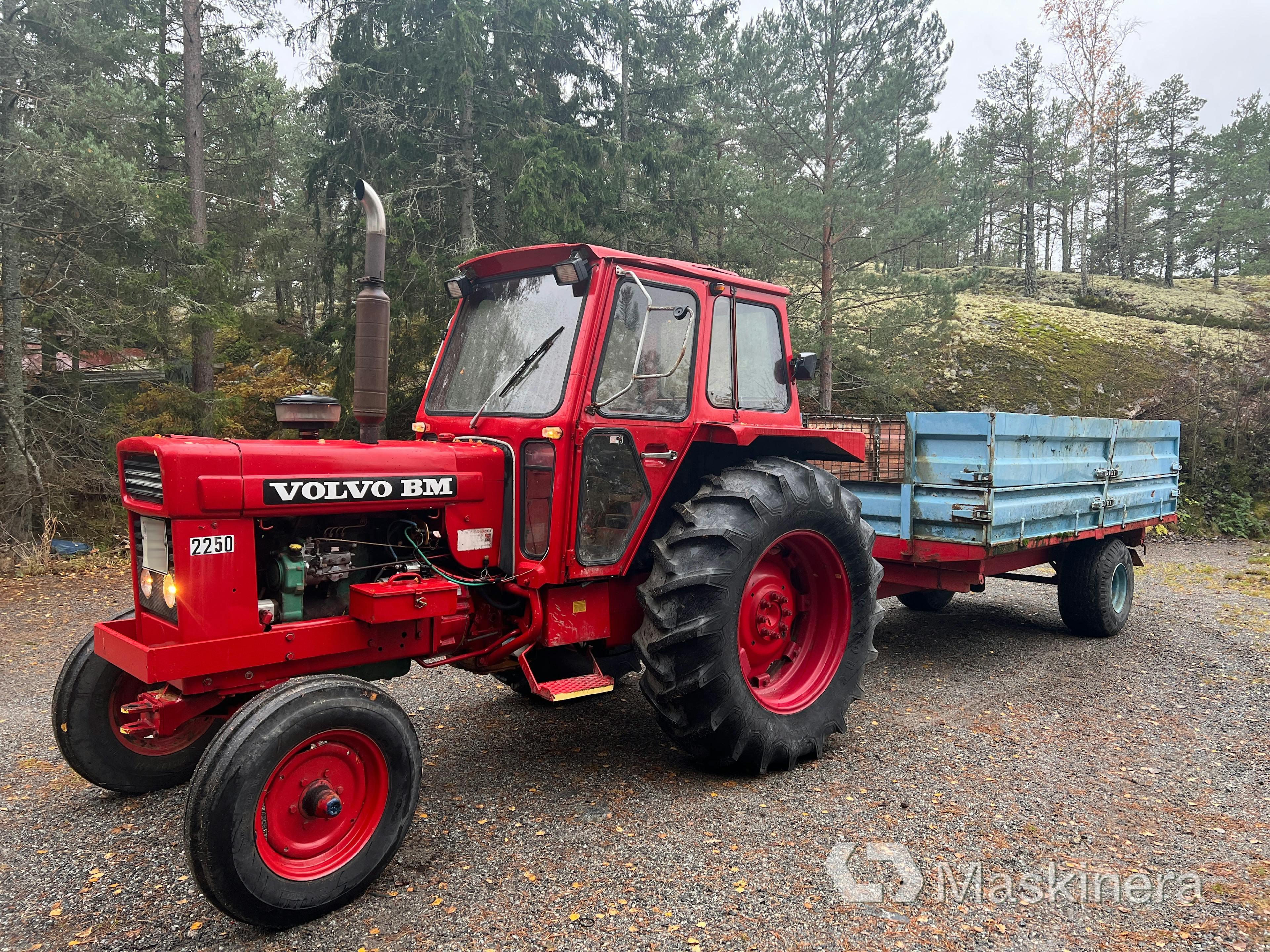 Tractor Volvo BM 650 + Dump truck